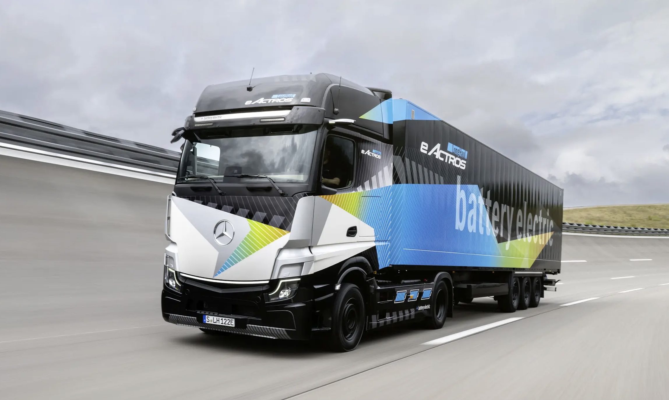 Mercedes EActros 600 Electric Truck Driving 600 Km On A Single Charge ...